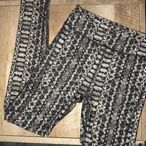 Snake print Under Armour leggings